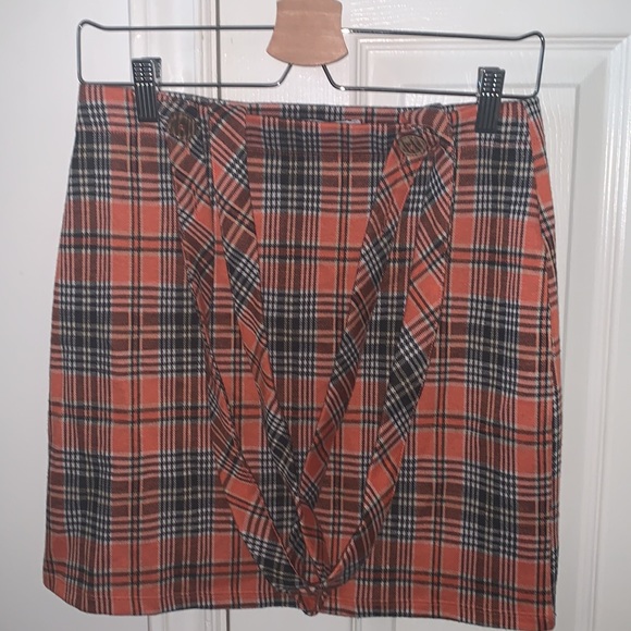 SKIRTS - Picture 5 of 8